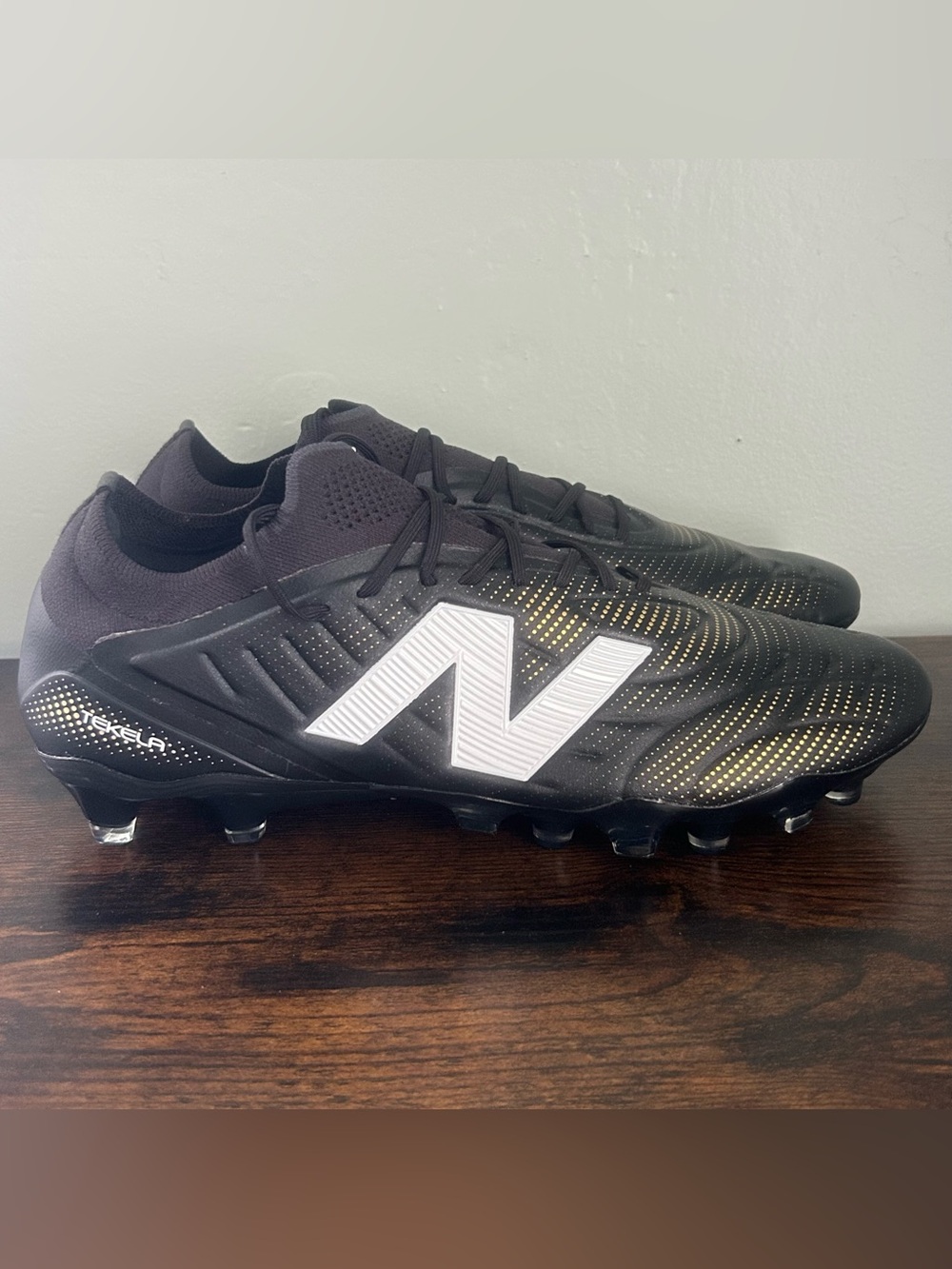New Balance Tekela Elite V5 FG Mens Soccer Cleats Black Gold Size 8.5
